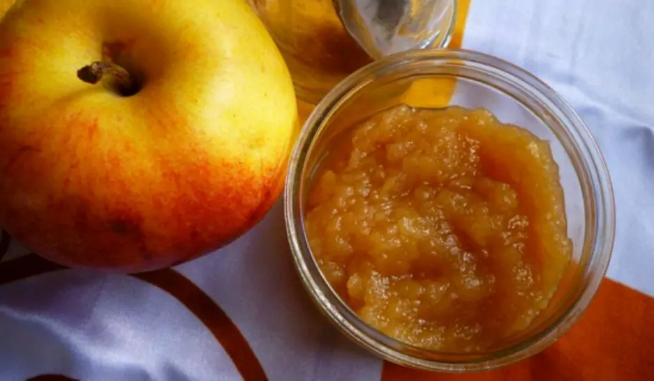 Can dogs eat applesauce? Other fruits that dogs can't eat